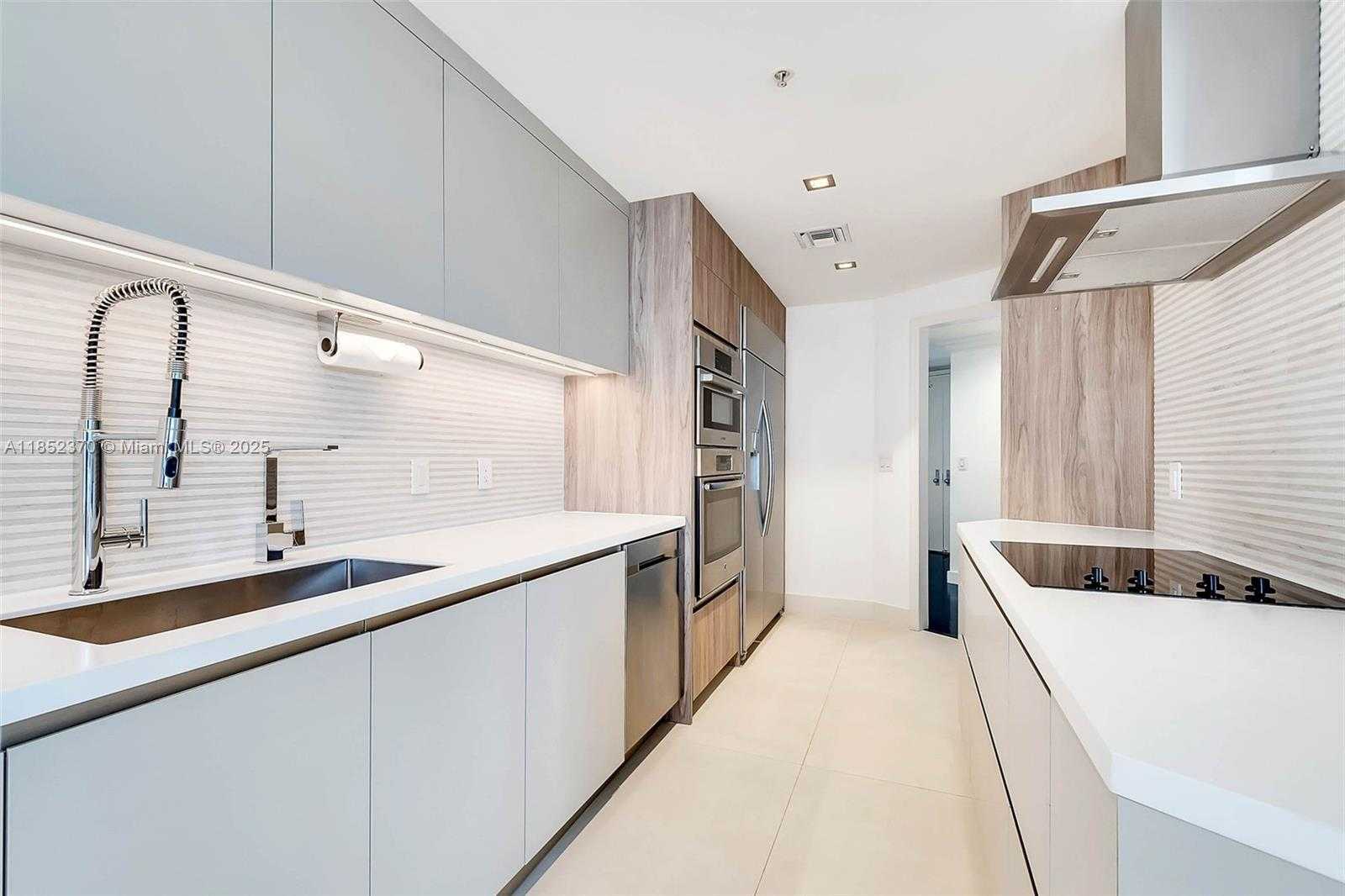 Small Image of 848 BRICKELL KEY DR #1906, Miami Number 8