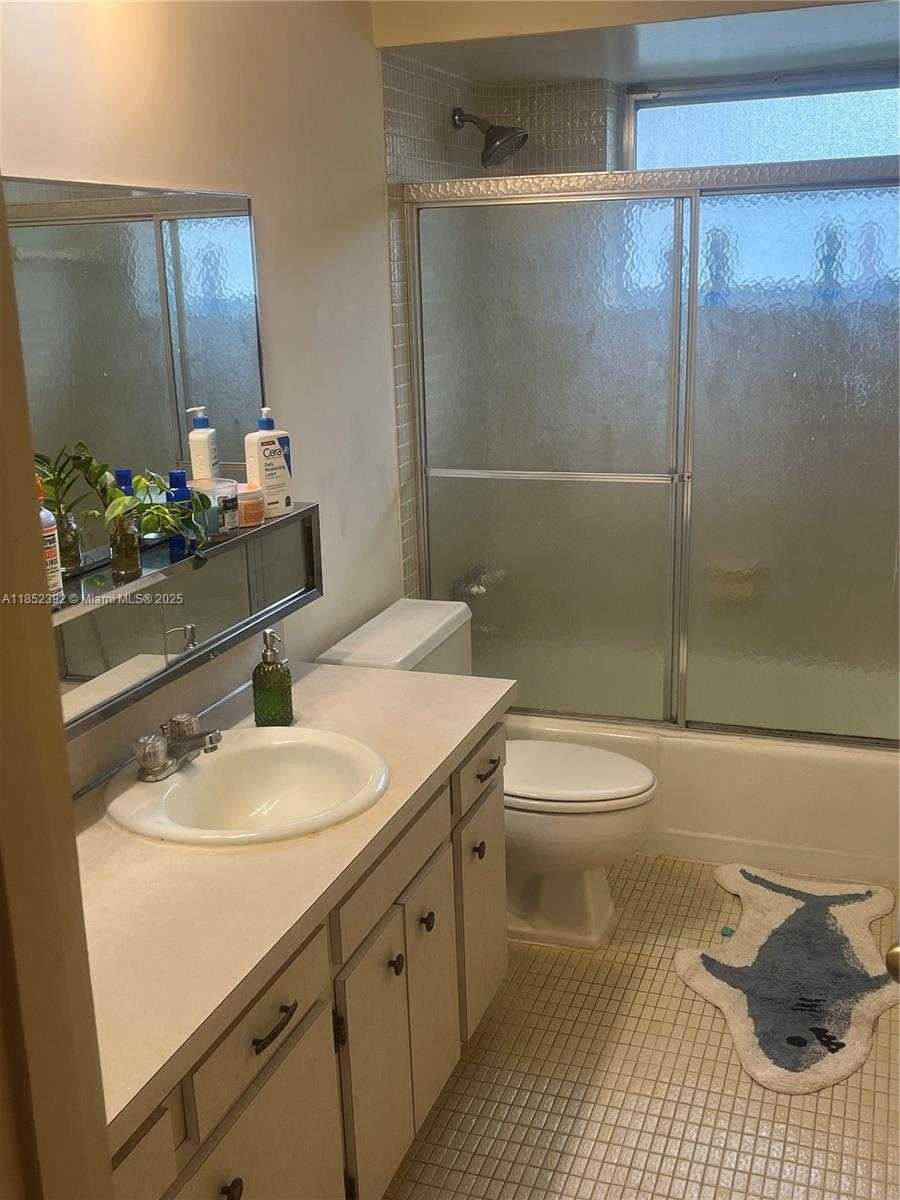 Small Image of 1239 MARIPOSA AVE #8, Coral Gables Number 14