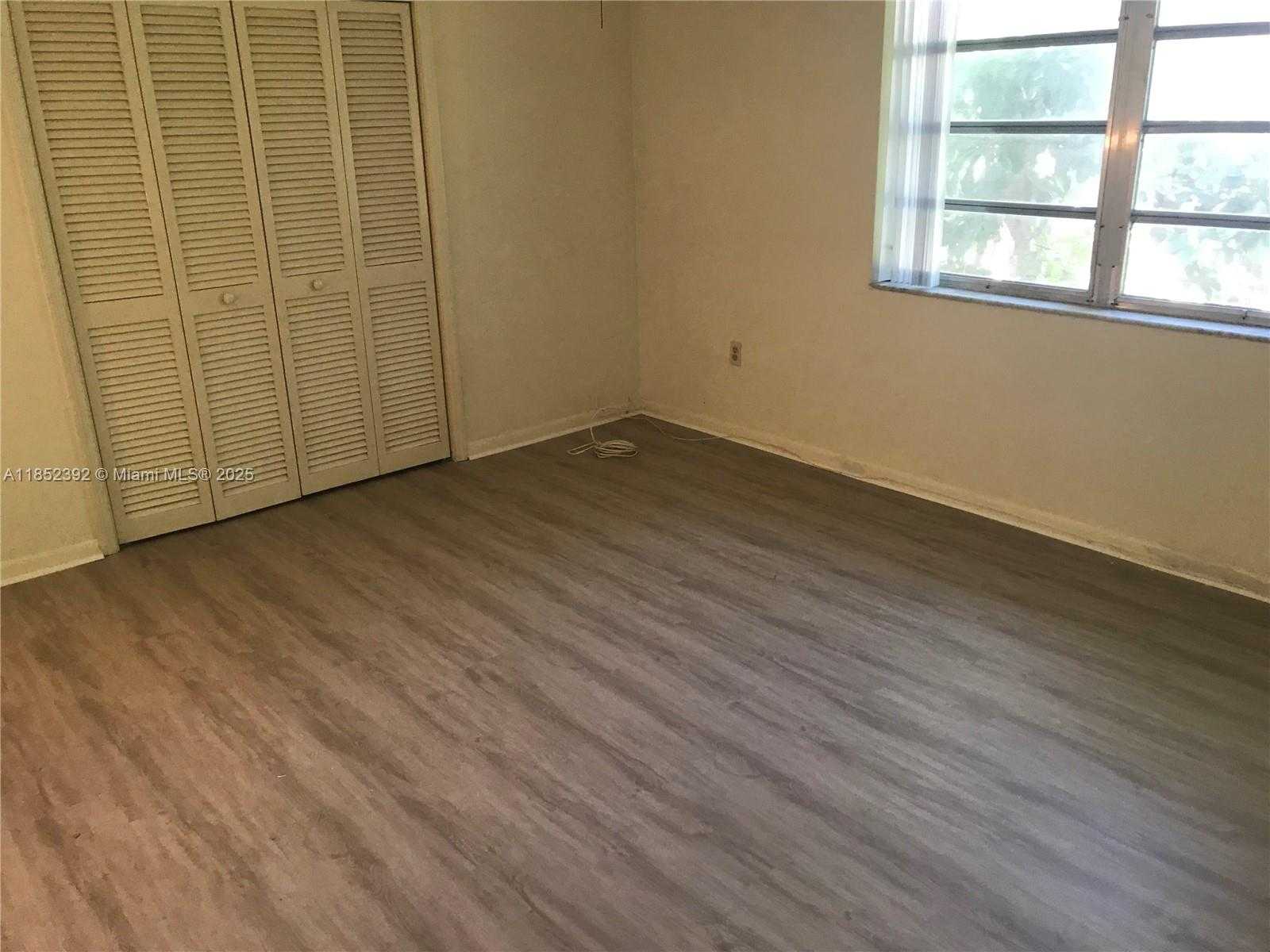 Small Image of 1239 MARIPOSA AVE #8, Coral Gables Number 7