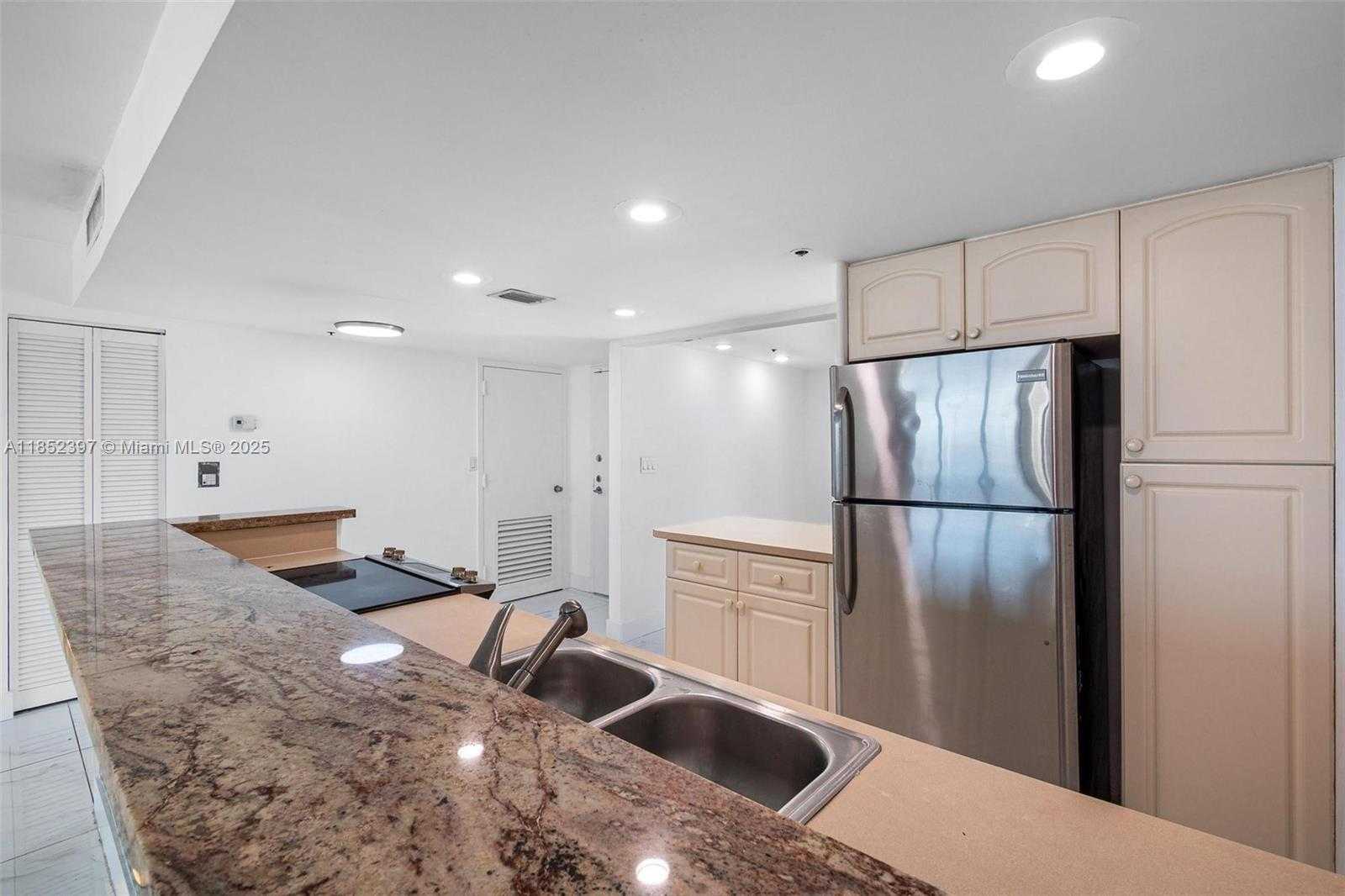 Small Image of 1717 NORTH BAYSHORE DR #A-2751, Miami Number 10