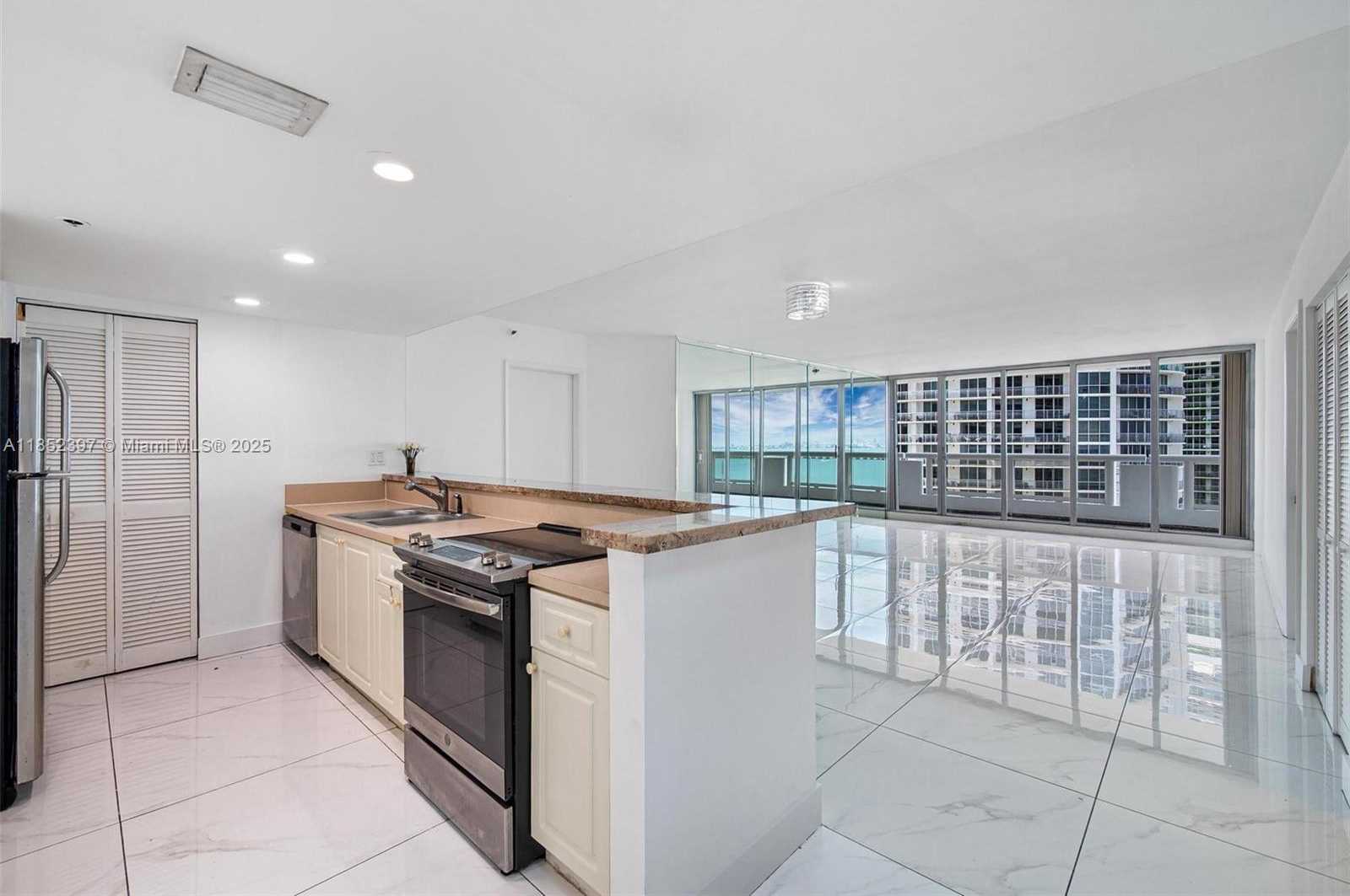 Small Image of 1717 NORTH BAYSHORE DR #A-2751, Miami Number 14