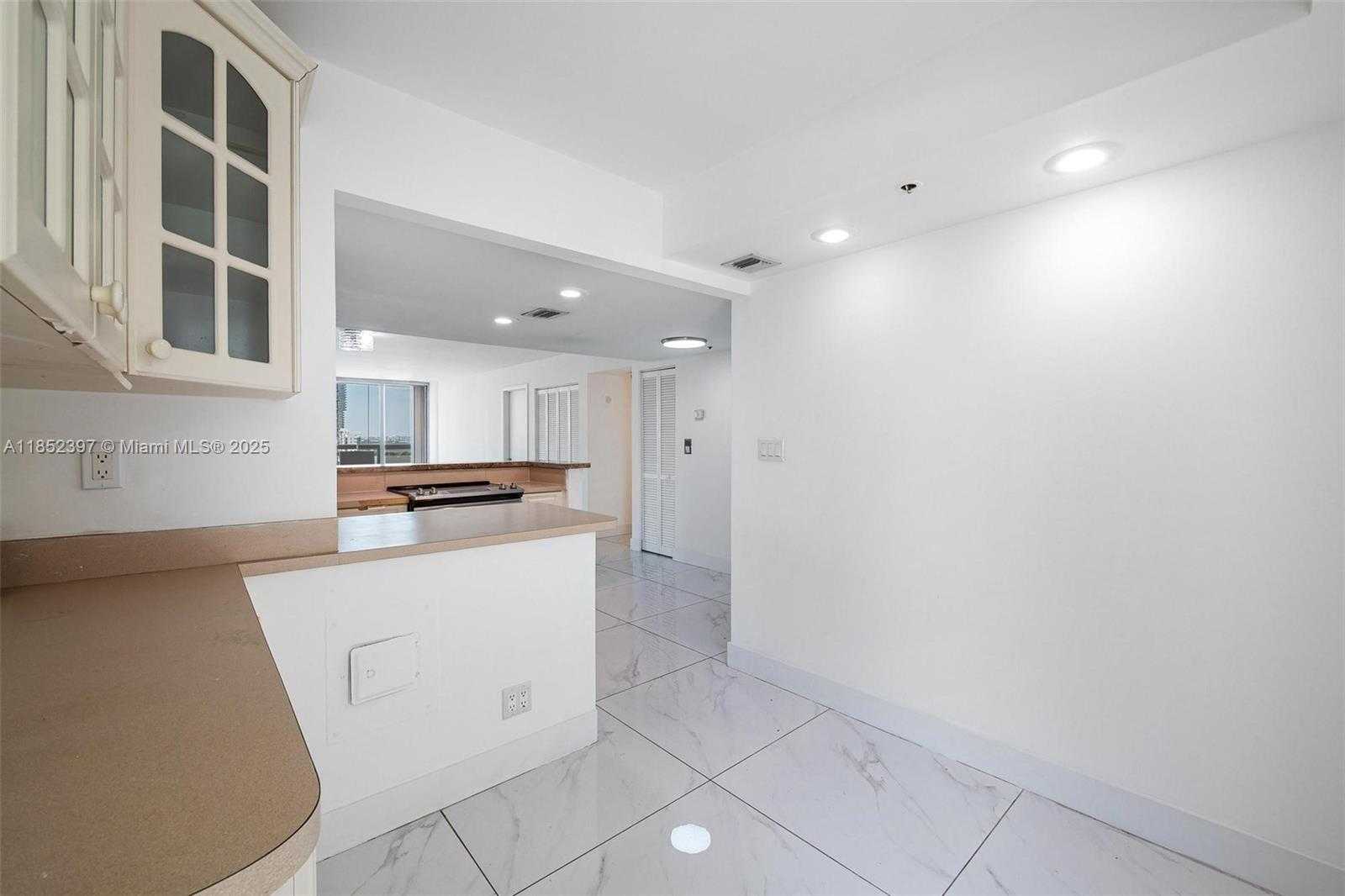 Small Image of 1717 NORTH BAYSHORE DR #A-2751, Miami Number 16