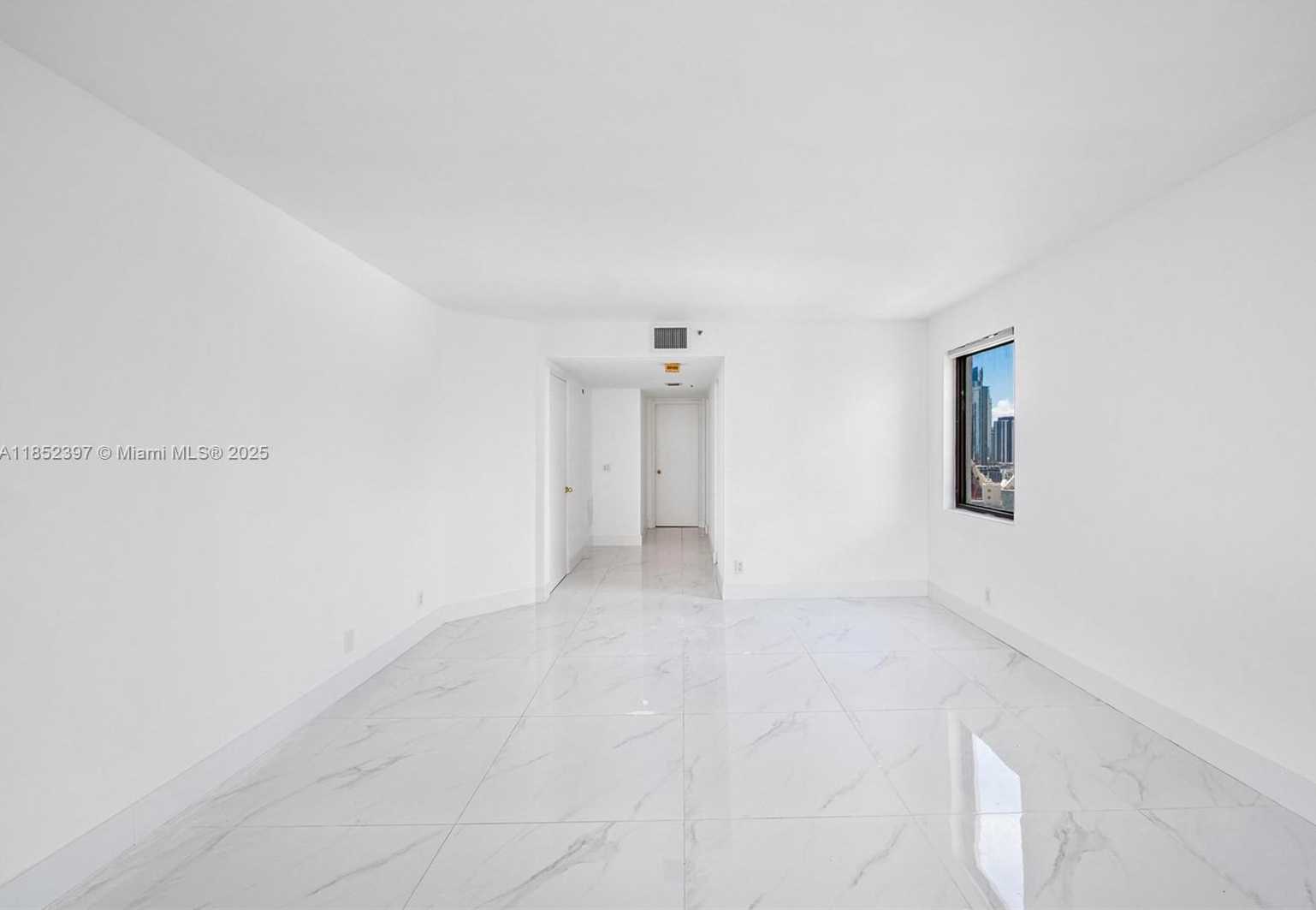 Small Image of 1717 NORTH BAYSHORE DR #A-2751, Miami Number 30