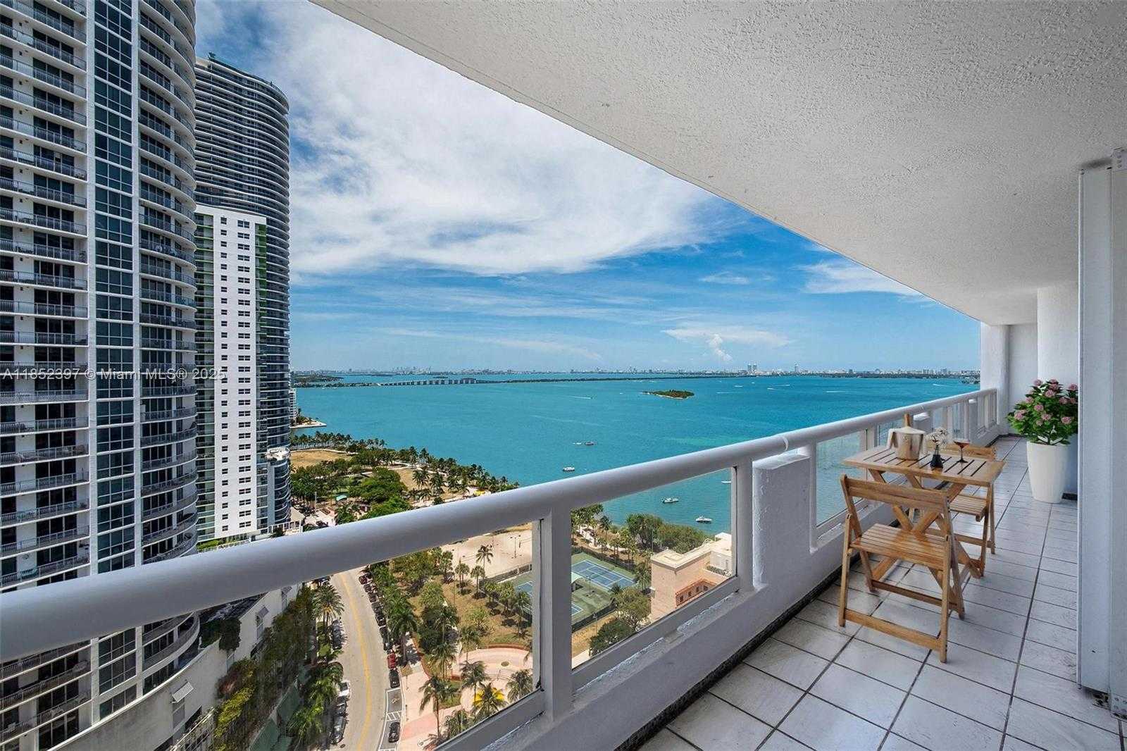 Small Image of 1717 NORTH BAYSHORE DR #A-2751, Miami Number 4