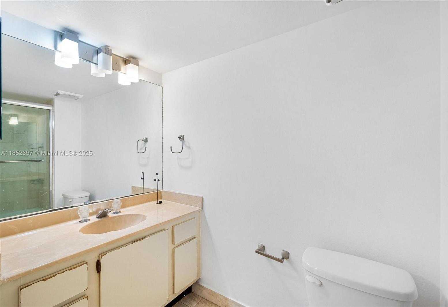 Small Image of 1717 NORTH BAYSHORE DR #A-2751, Miami Number 40