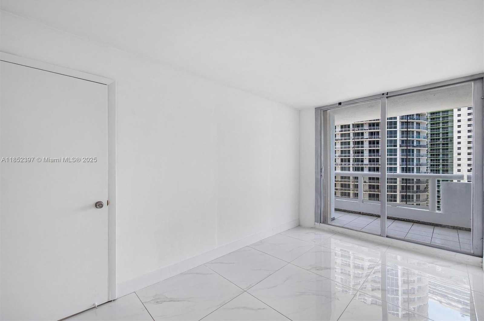Small Image of 1717 NORTH BAYSHORE DR #A-2751, Miami Number 44