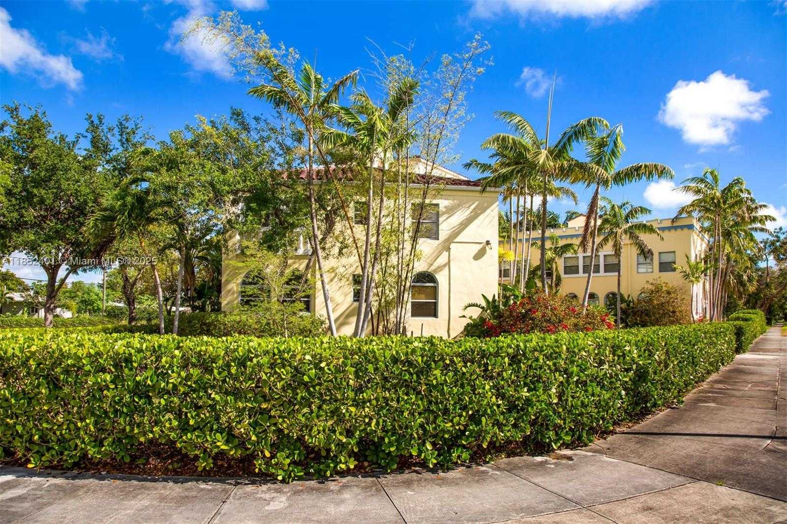 Small Image of 421 GRAND CONCOURSE #6, Miami Shores Number 2