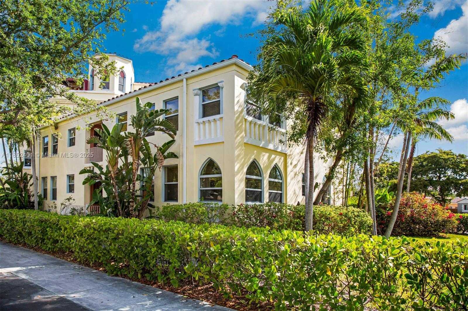 Small Image of 421 GRAND CONCOURSE #6, Miami Shores Number 3