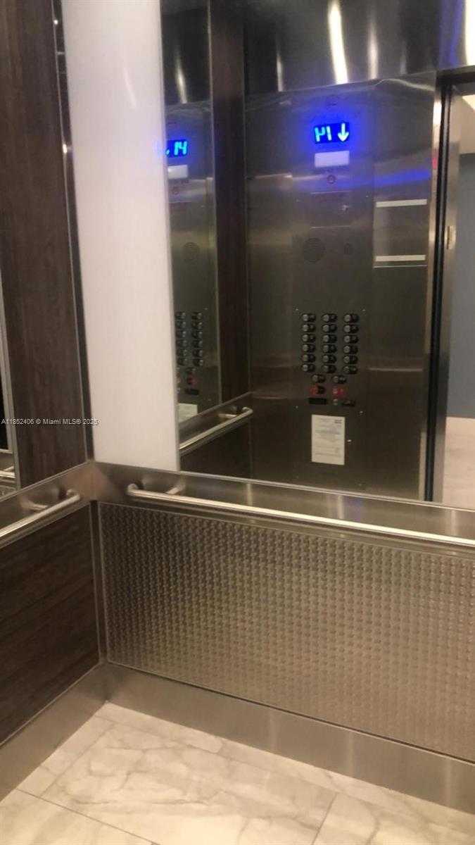 Imagen de Pequeño Objeto