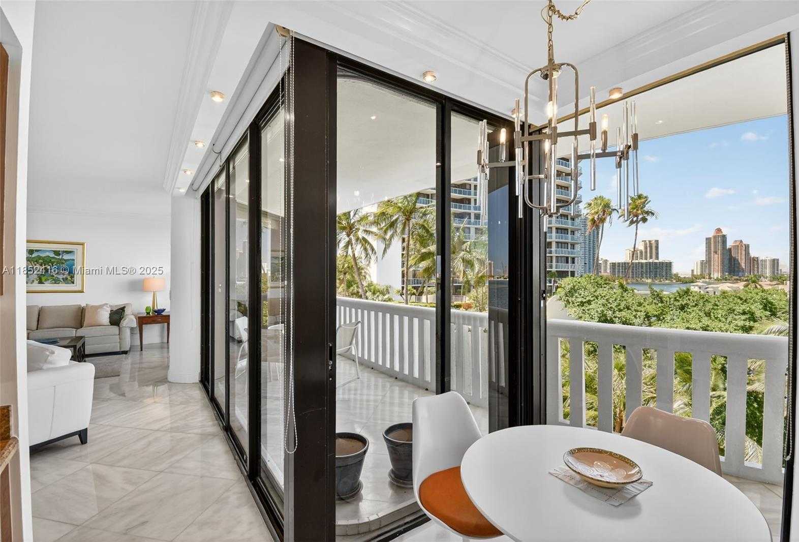 Small Image of 3000 ISLAND BLVD #505, Aventura Number 10