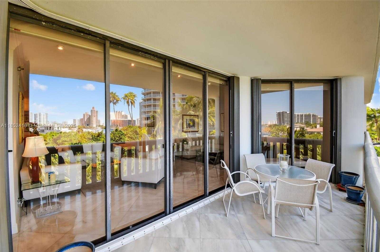 Small Image of 3000 ISLAND BLVD #505, Aventura Number 14