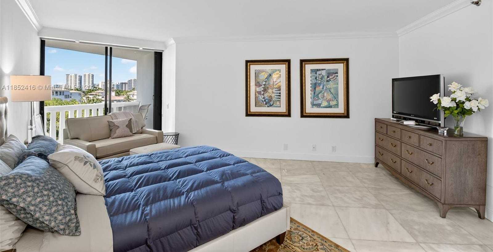 Small Image of 3000 ISLAND BLVD #505, Aventura Number 28