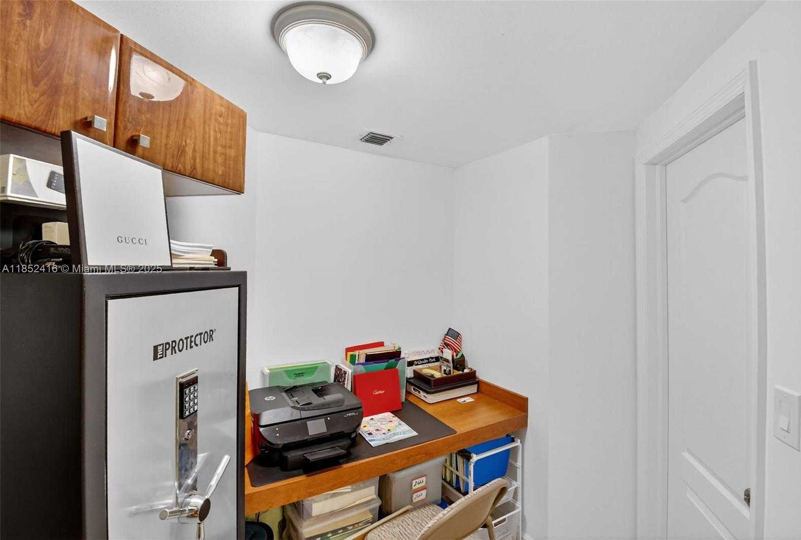 Small Image of 3000 ISLAND BLVD #505, Aventura Number 32
