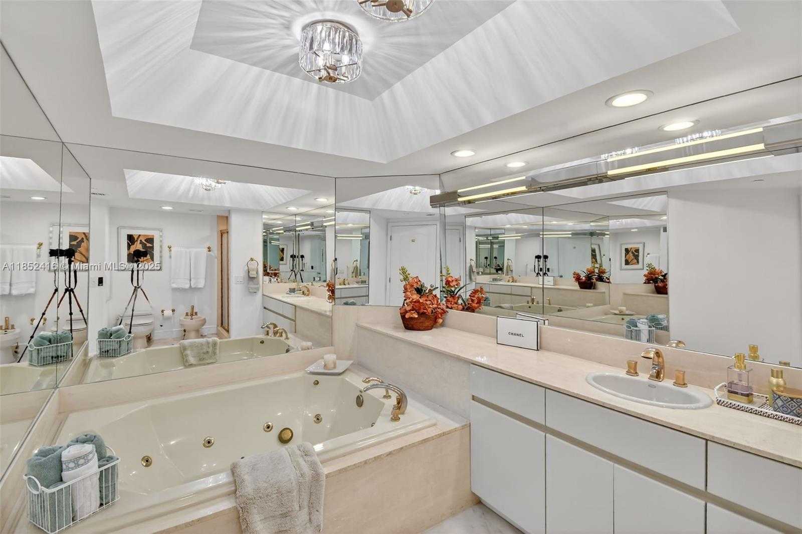 Small Image of 3000 ISLAND BLVD #505, Aventura Number 33