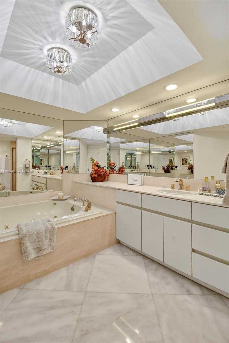 Small Image of 3000 ISLAND BLVD #505, Aventura Number 34