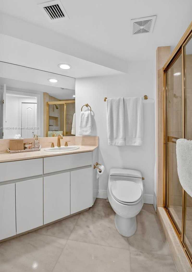 Small Image of 3000 ISLAND BLVD #505, Aventura Number 39