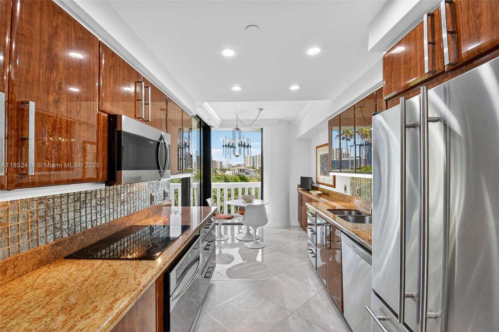Small Image of 3000 ISLAND BLVD #505, Aventura Number 9