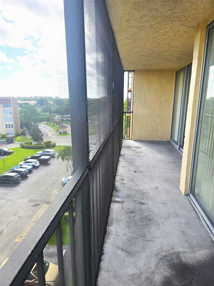 Small Image of 3821 ENVIRON BLVD #610, Lauderhill Number 12