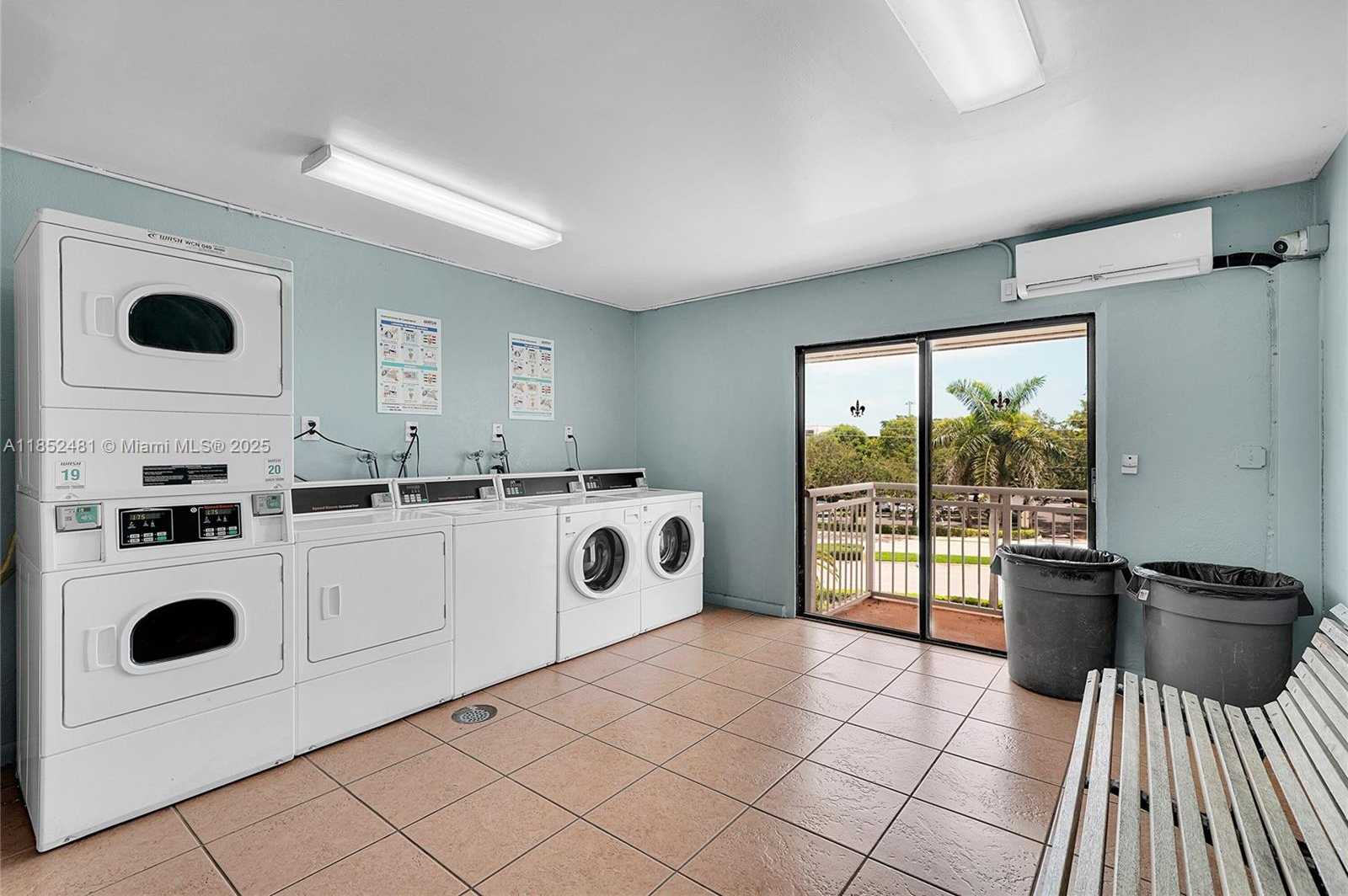 Small Image of 405 SOUTH PINE ISLAND RD #403D, Plantation Number 14