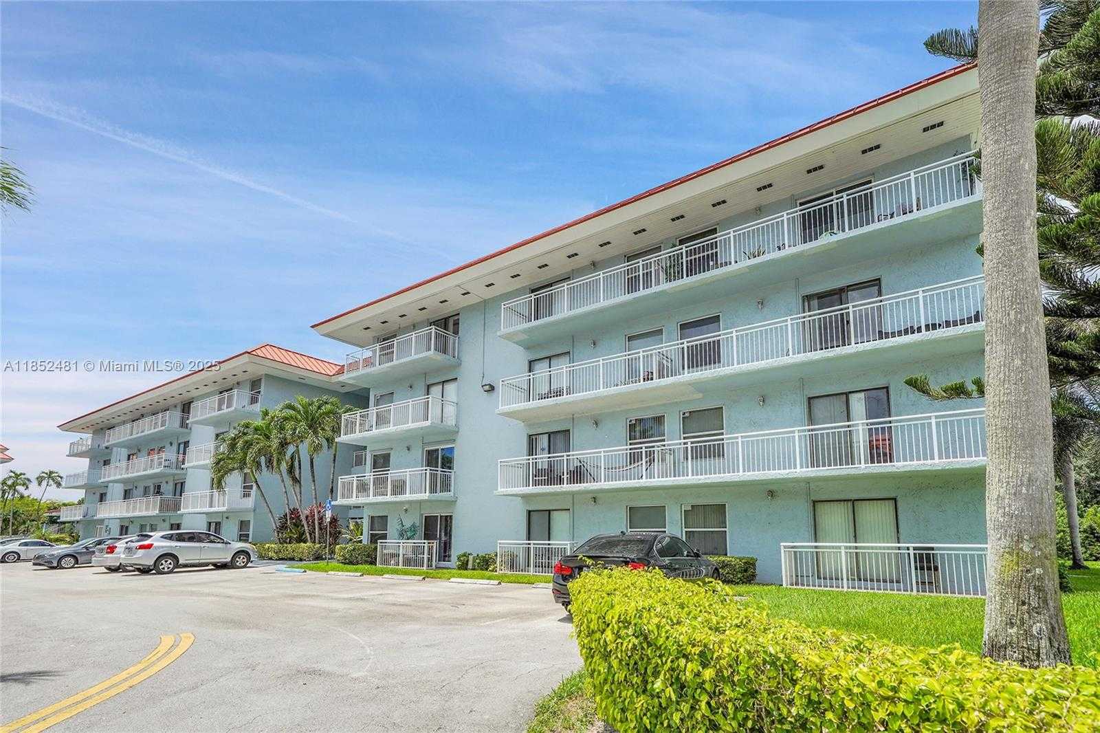 Small Image of 405 SOUTH PINE ISLAND RD #403D, Plantation Number 2