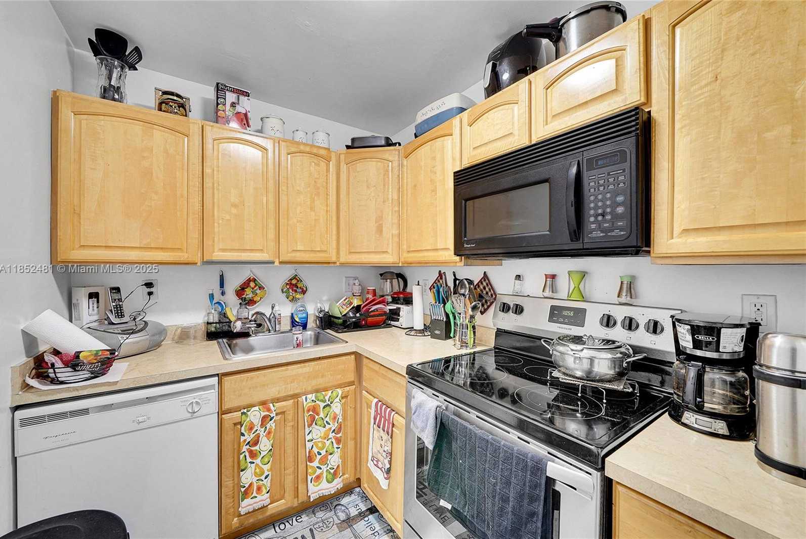 Small Image of 405 SOUTH PINE ISLAND RD #403D, Plantation Number 7