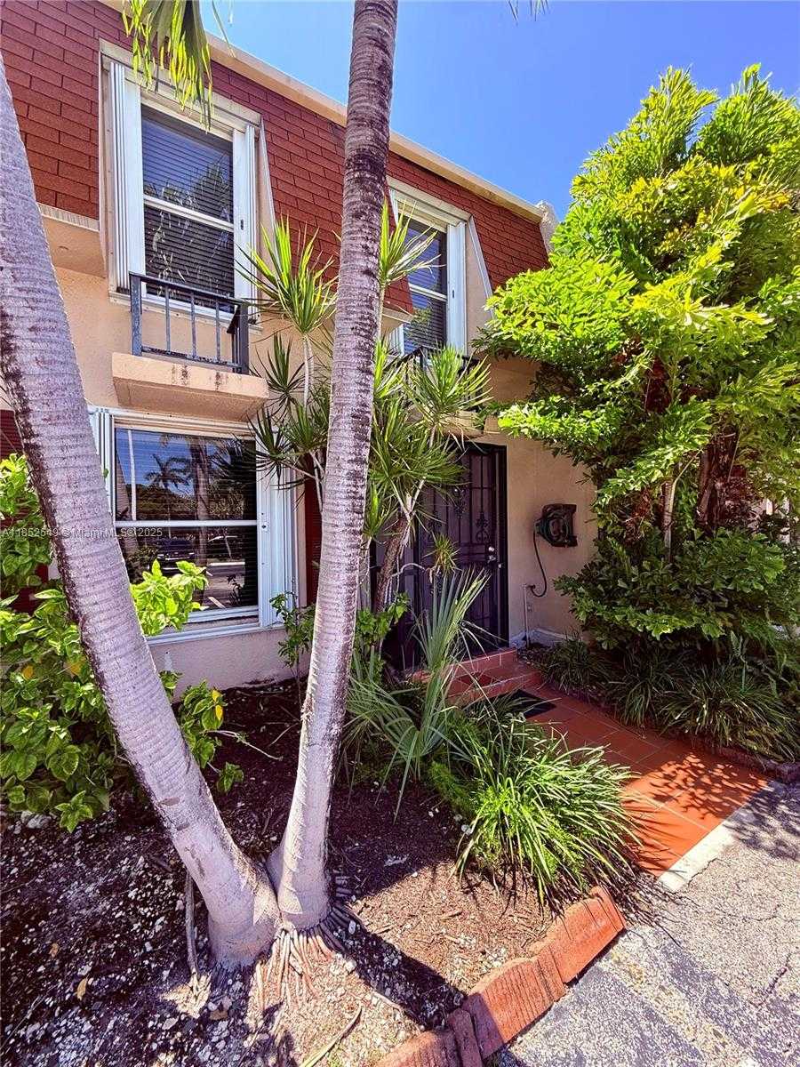 Small Image of 1001 THREE ISLANDS BLVD #34, Hallandale Beach Number 2