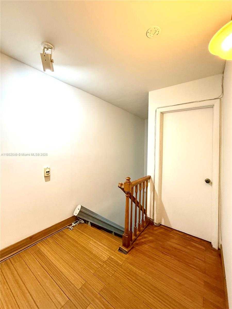 Small Image of 1001 THREE ISLANDS BLVD #34, Hallandale Beach Number 21