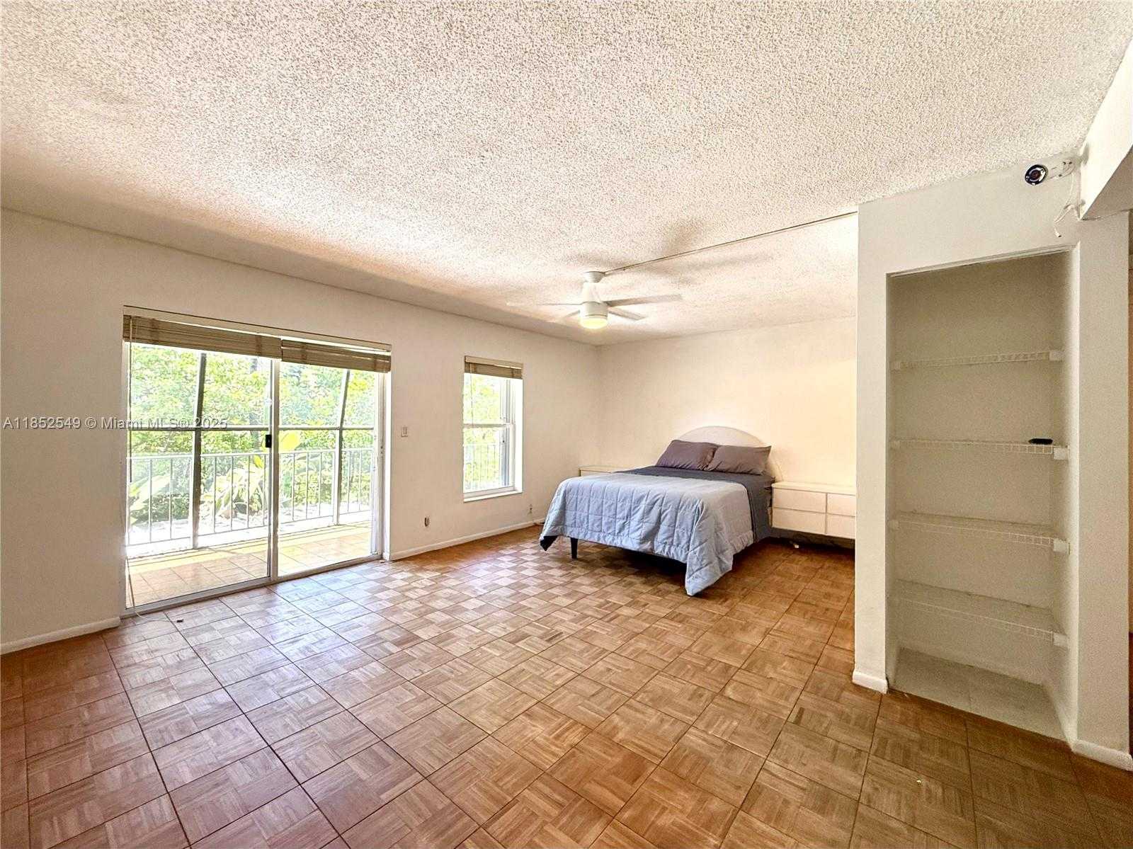 Small Image of 1001 THREE ISLANDS BLVD #34, Hallandale Beach Number 22