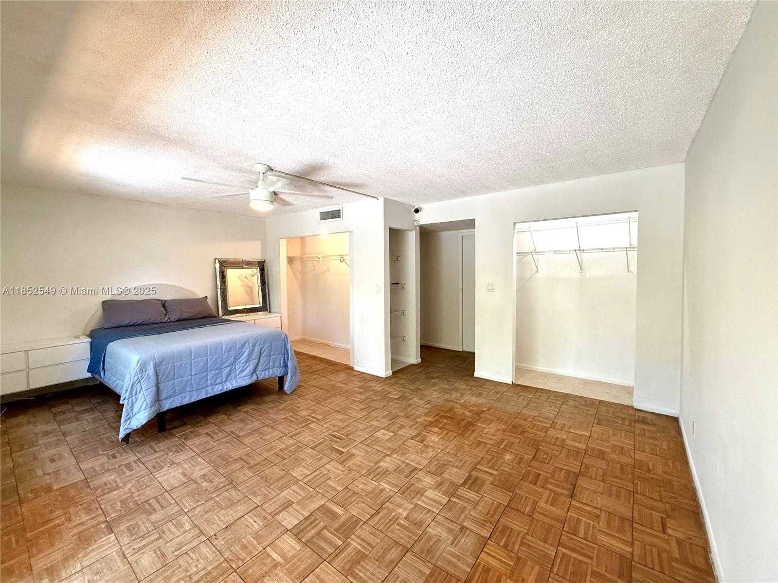 Small Image of 1001 THREE ISLANDS BLVD #34, Hallandale Beach Number 23
