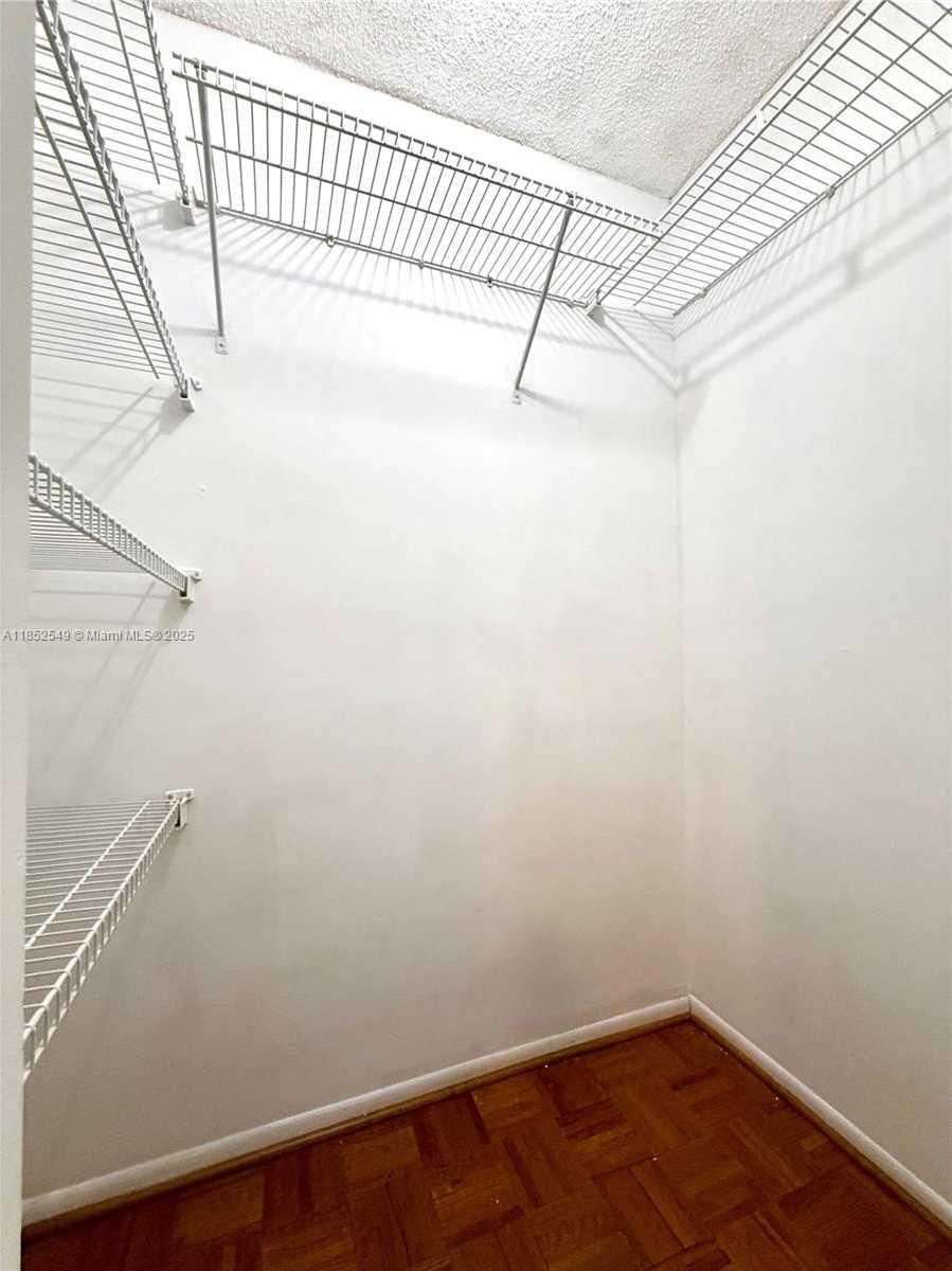 Small Image of 1001 THREE ISLANDS BLVD #34, Hallandale Beach Number 29