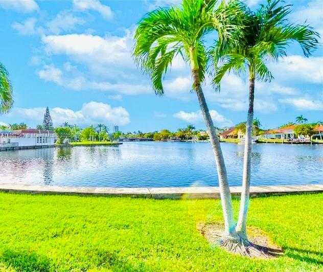 Small Image of 1001 THREE ISLANDS BLVD #34, Hallandale Beach Number 36