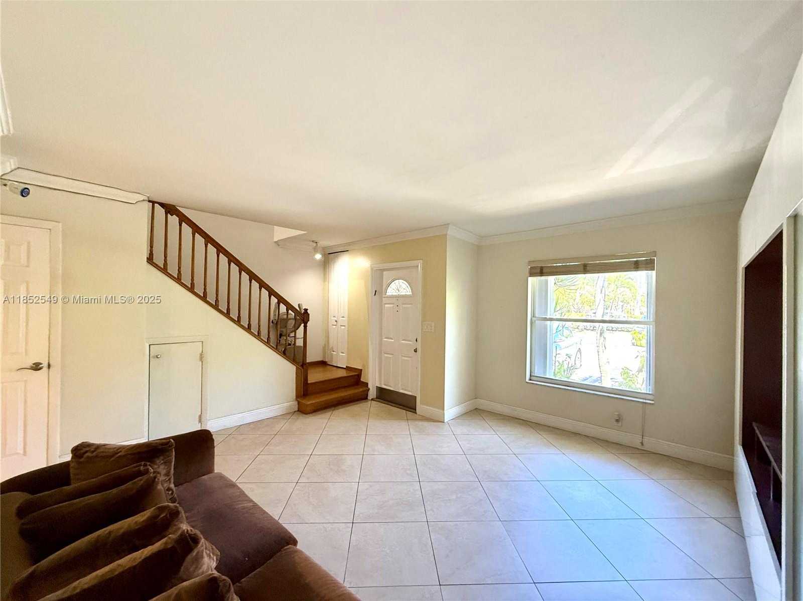 Small Image of 1001 THREE ISLANDS BLVD #34, Hallandale Beach Number 5