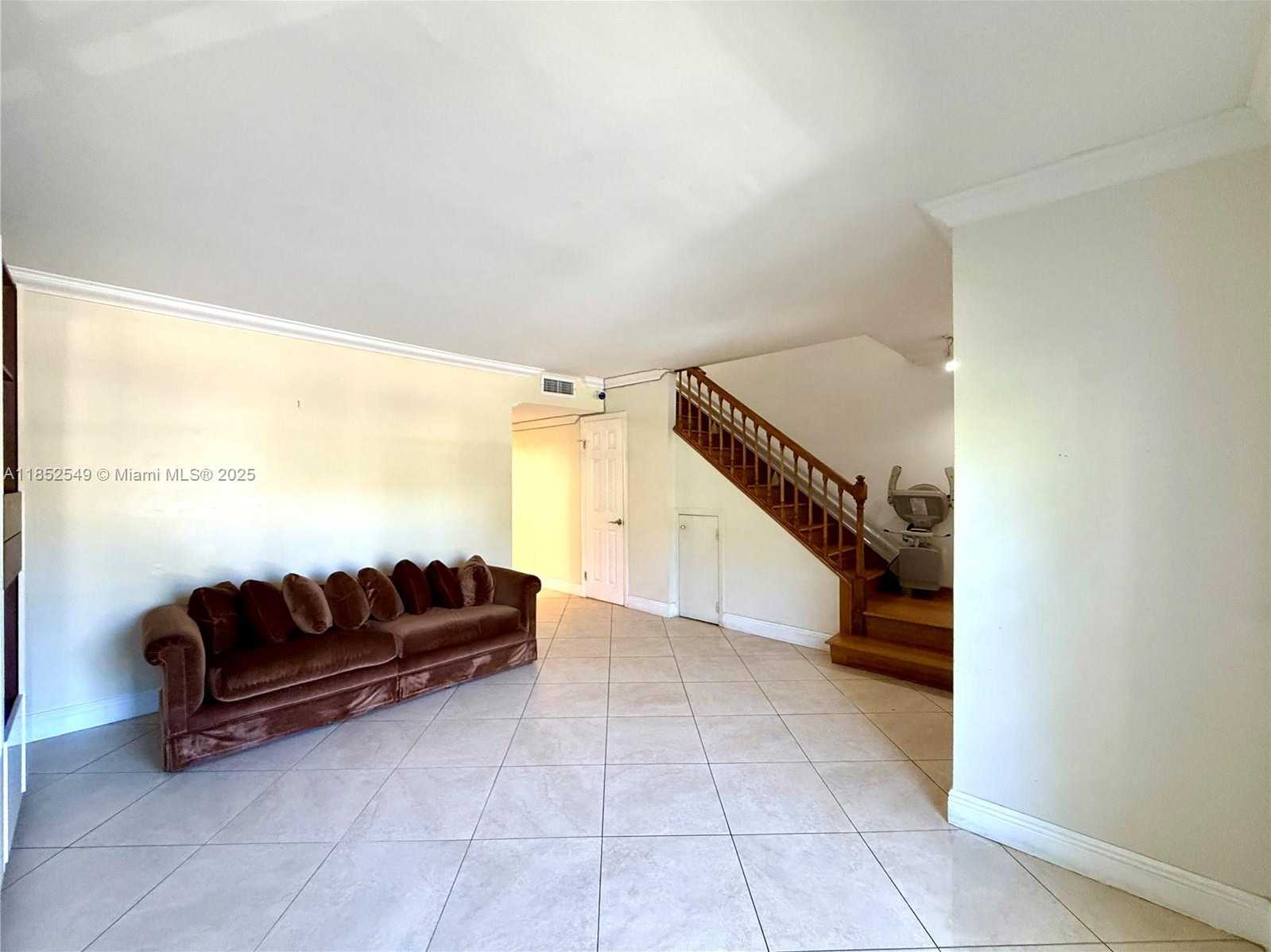Small Image of 1001 THREE ISLANDS BLVD #34, Hallandale Beach Number 6