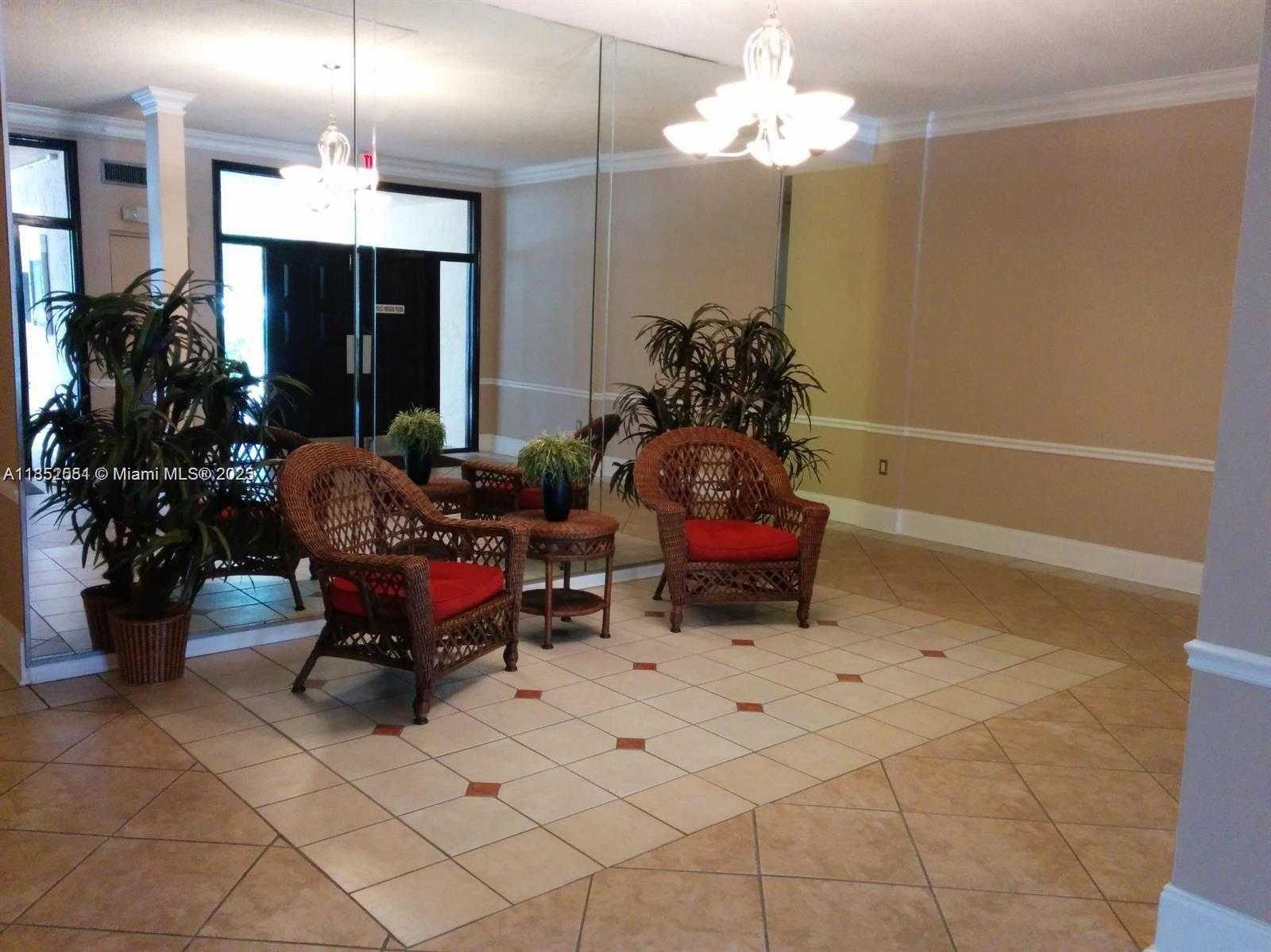 Small Image of 480 EXECUTIVE CENTER DR #3C, West Palm Beach Number 4