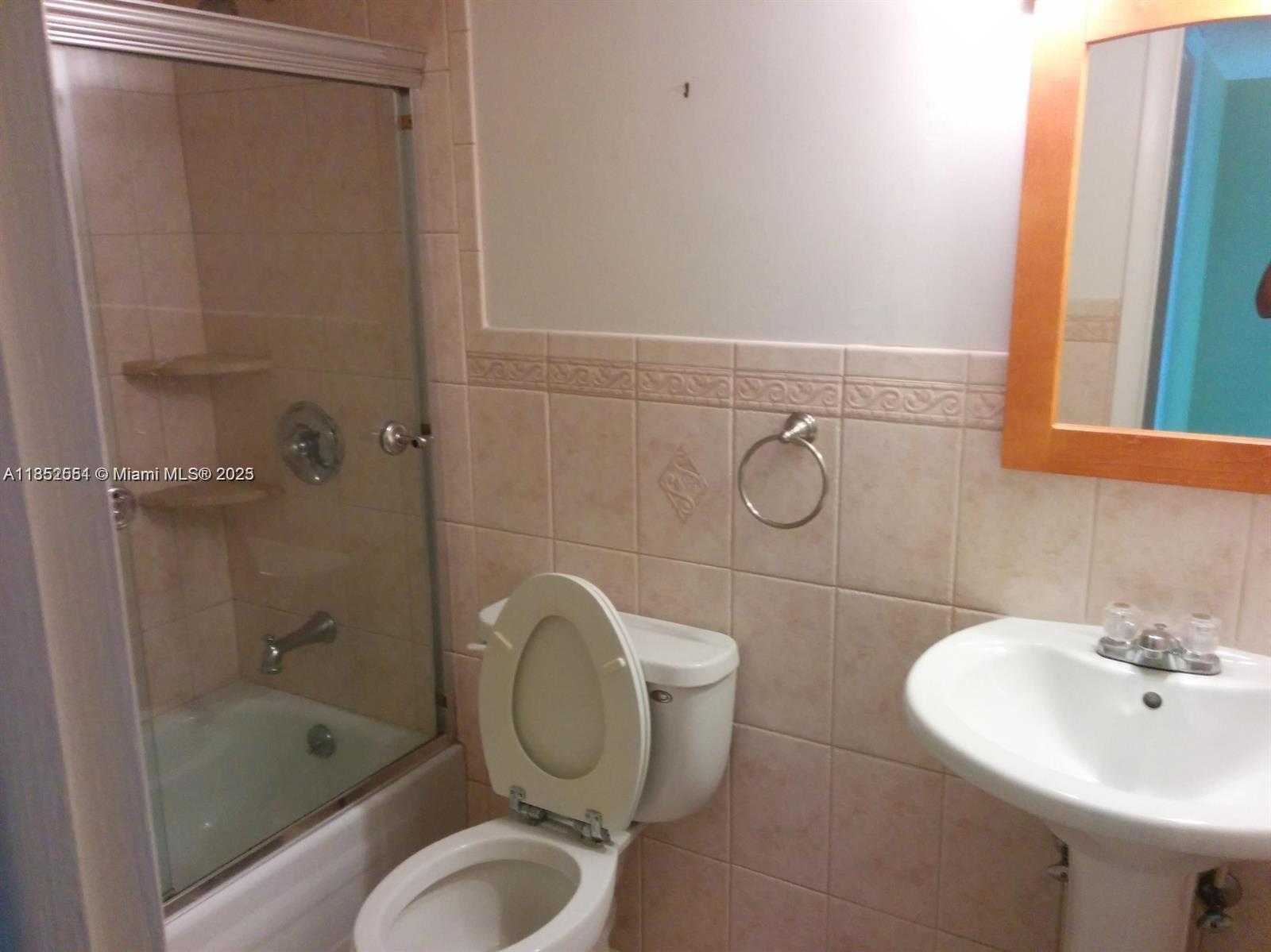 Small Image of 480 EXECUTIVE CENTER DR #3C, West Palm Beach Number 9