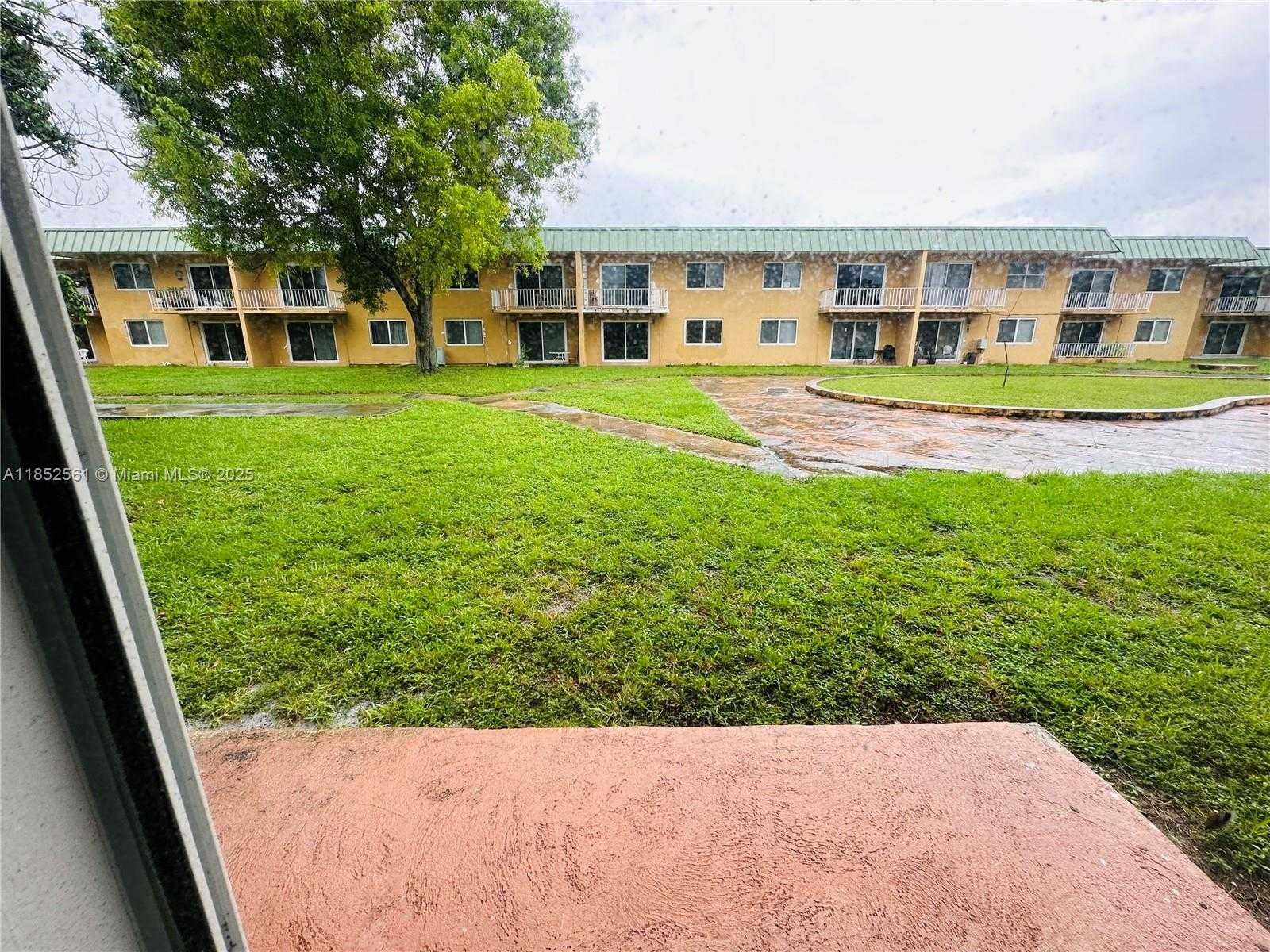Small Image of 505 NORTH WEST 177TH ST #111, Miami Gardens Number 2