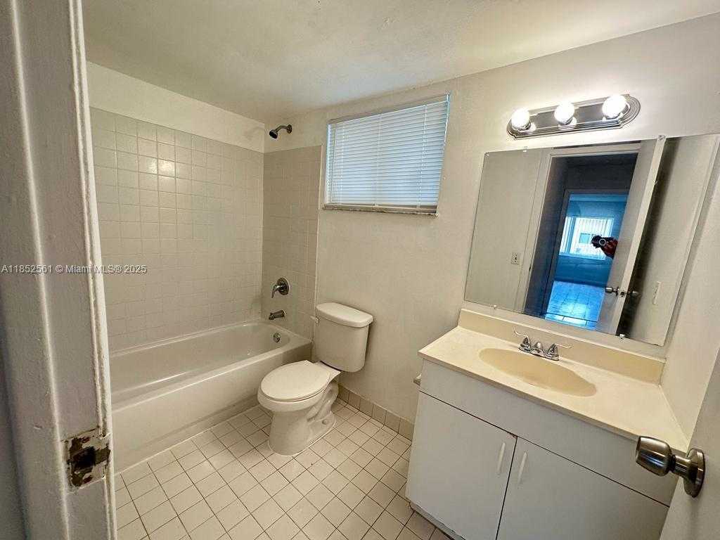 Small Image of 505 NORTH WEST 177TH ST #111, Miami Gardens Number 4