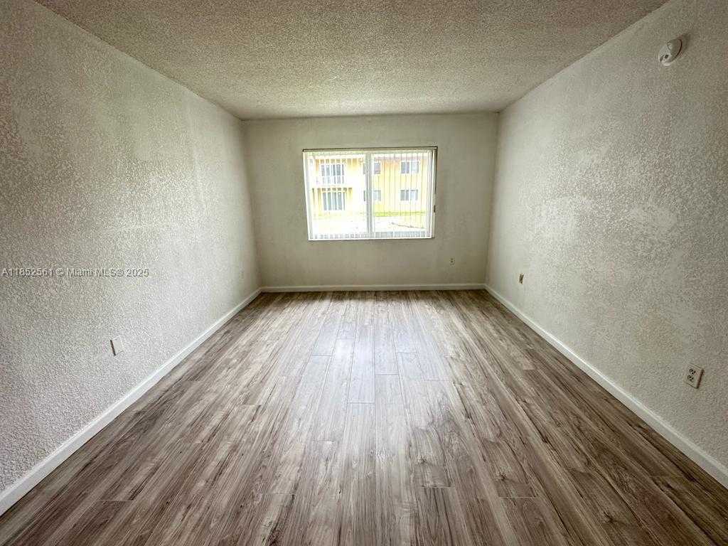 Small Image of 505 NORTH WEST 177TH ST #111, Miami Gardens Number 5