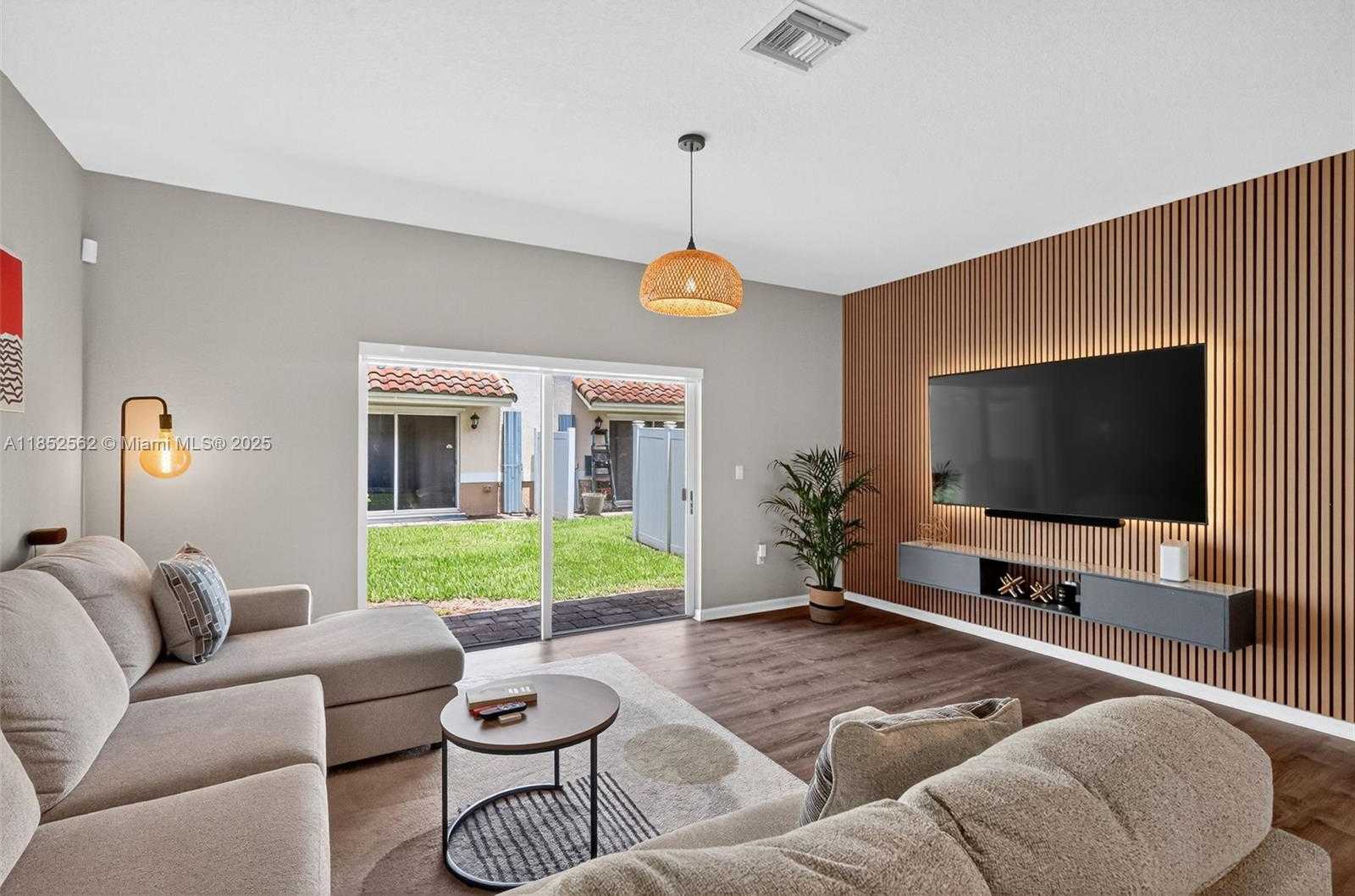 Small Image of 2819 NORTH WEST 181ST ST, Miami Gardens Number 15
