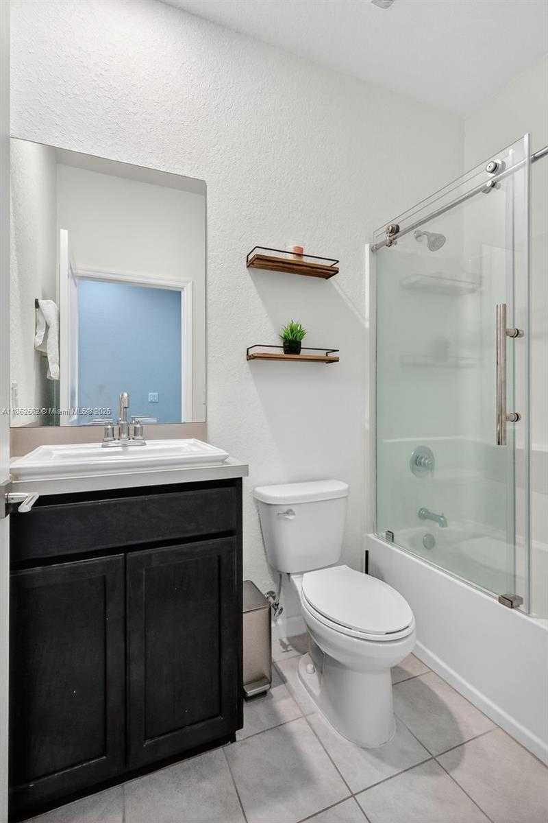 Small Image of 2819 NORTH WEST 181ST ST, Miami Gardens Number 22
