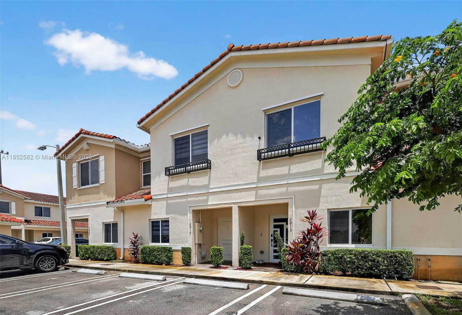 Small Image of 2819 NORTH WEST 181ST ST, Miami Gardens Number 3