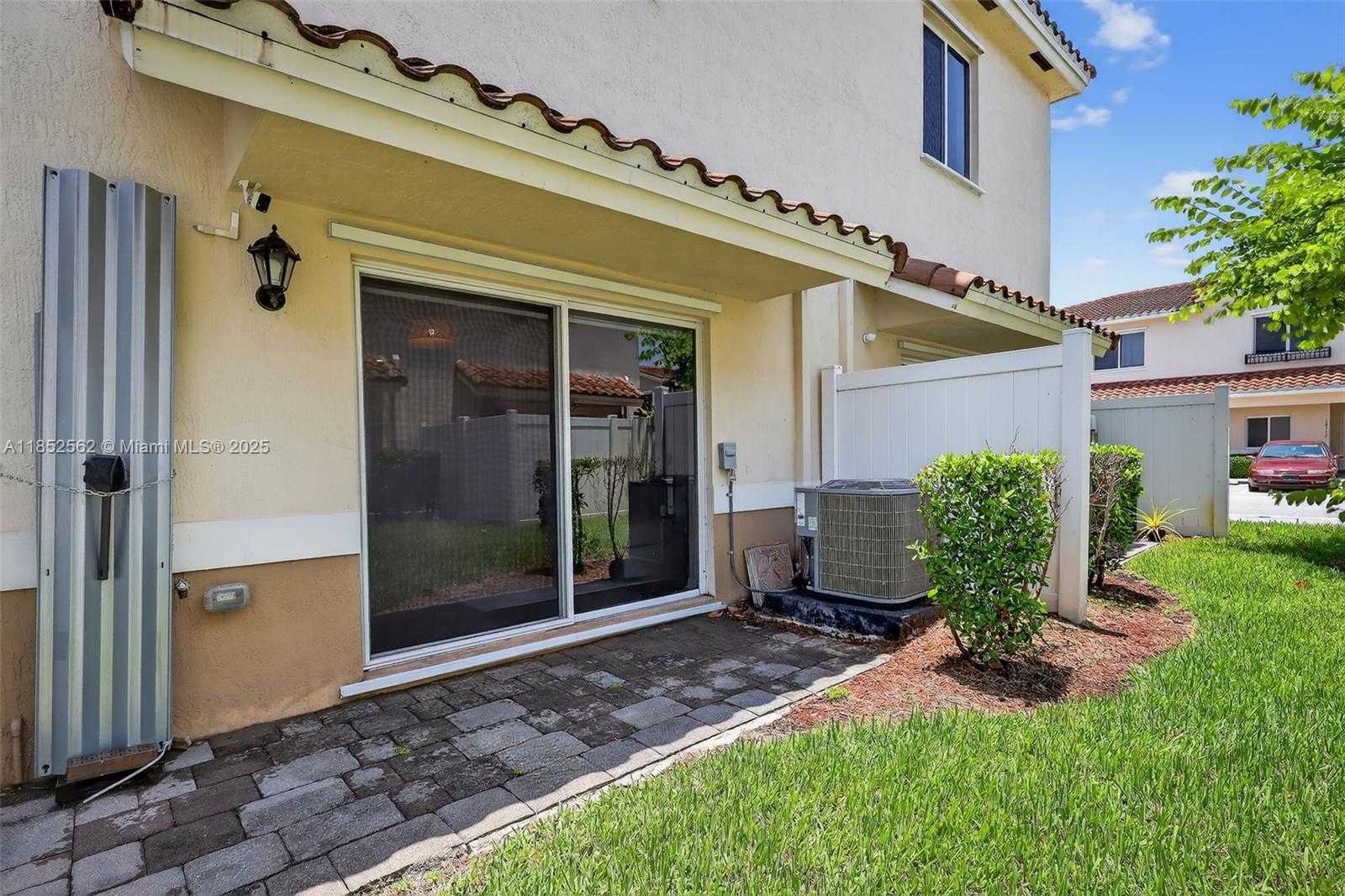 Small Image of 2819 NORTH WEST 181ST ST, Miami Gardens Number 30