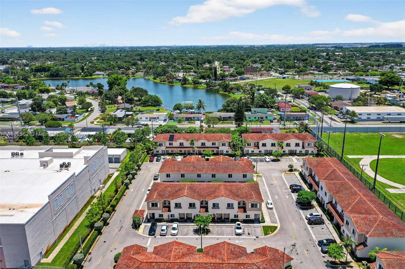 Small Image of 2819 NORTH WEST 181ST ST, Miami Gardens Number 38