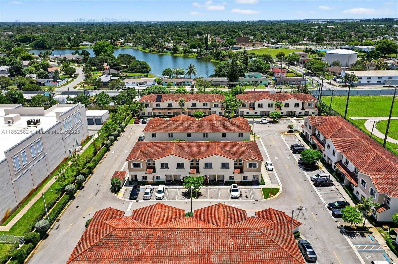 Small Image of 2819 NORTH WEST 181ST ST, Miami Gardens Number 39