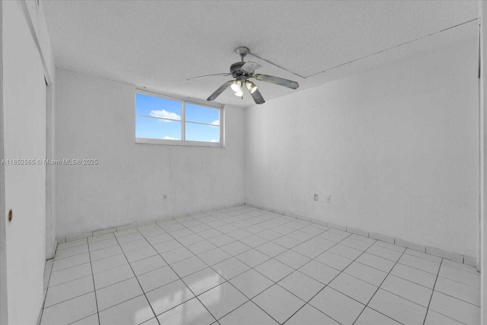 Small Image of 1750 JAMES AVE #7L, Miami Beach Number 10