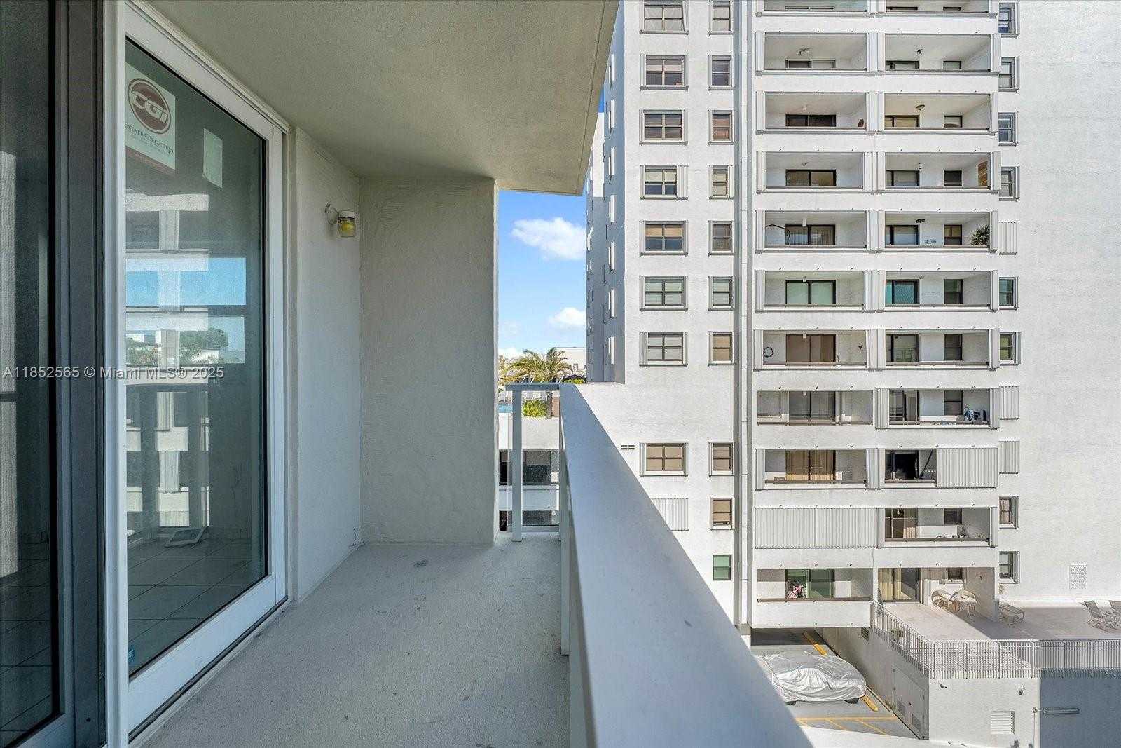 Small Image of 1750 JAMES AVE #7L, Miami Beach Number 15