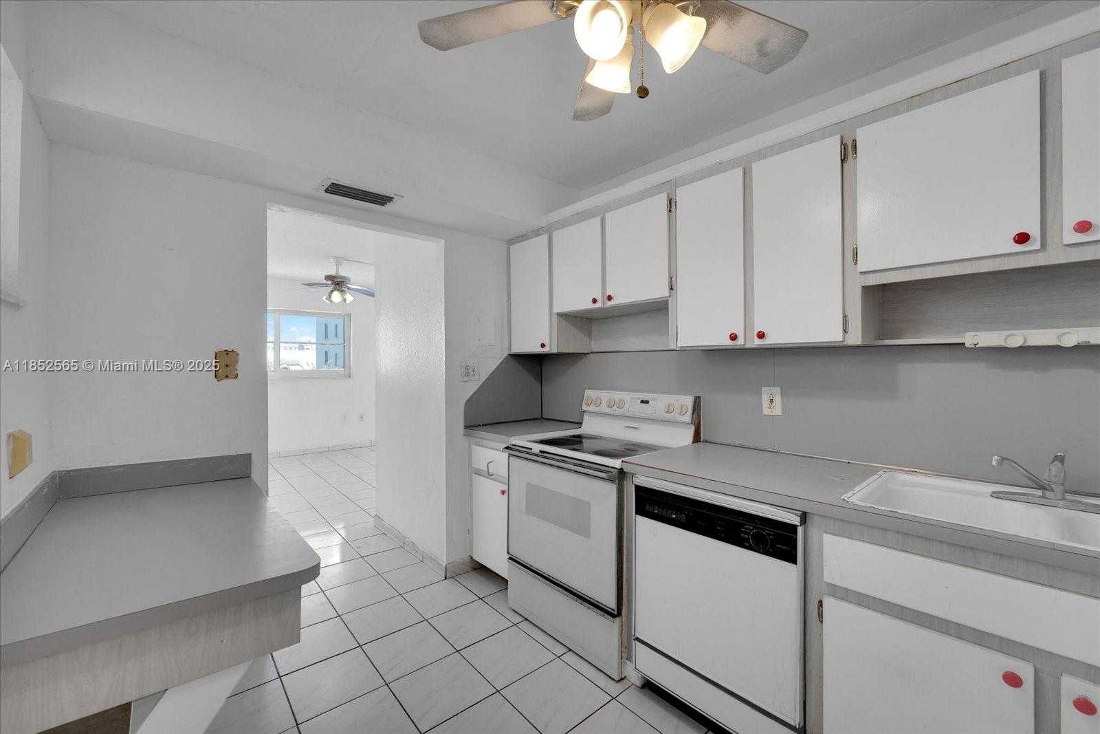 Small Image of 1750 JAMES AVE #7L, Miami Beach Number 7