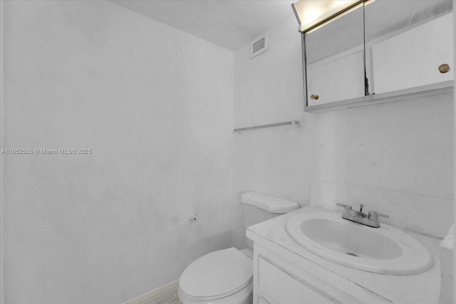 Small Image of 1750 JAMES AVE #7L, Miami Beach Number 9