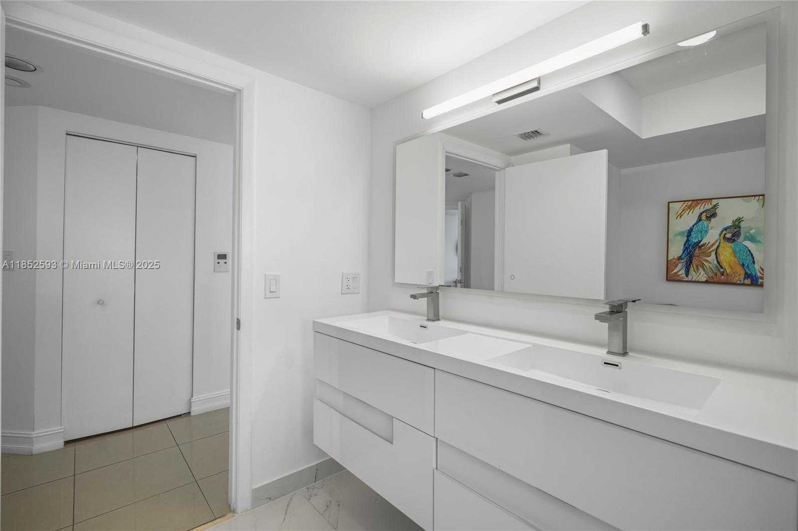 Small Image of 1000 WEST ISLAND BLVD #504, Aventura Number 17