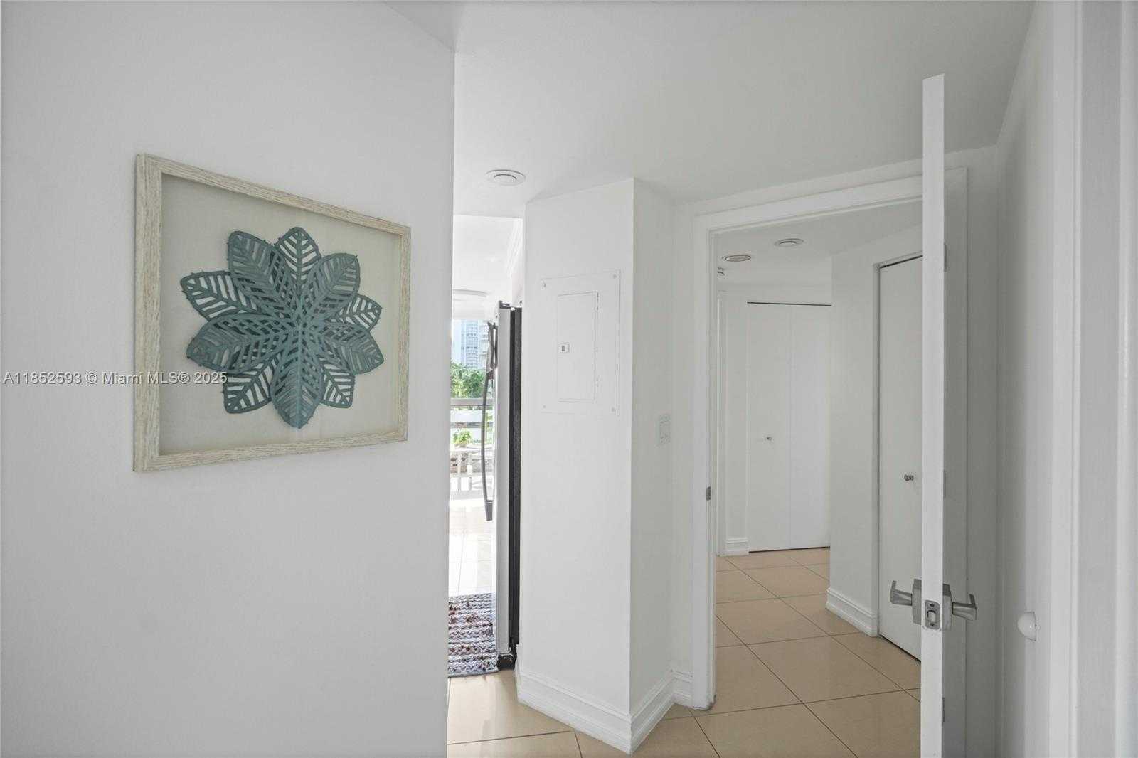 Small Image of 1000 WEST ISLAND BLVD #504, Aventura Number 18